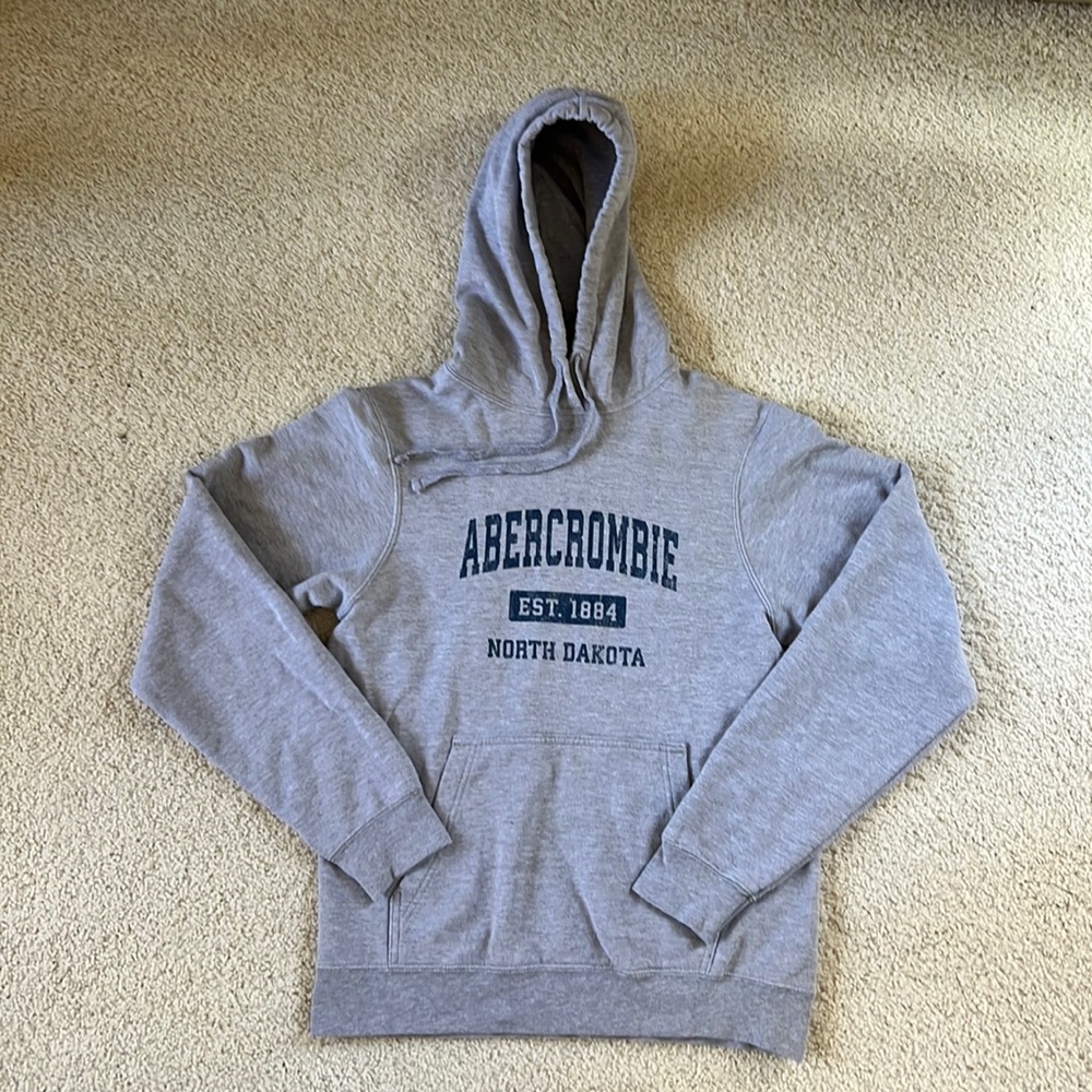 Abercrombie North Dakota hoodie, size men’s small